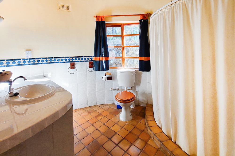 An airy bathroom